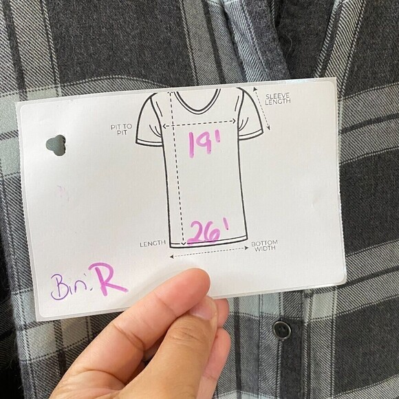 BKE Eased Womens Gray Split V-Neck Soft 100% Rayon Plaid Button Up Shirt Small - Picture 12 of 12